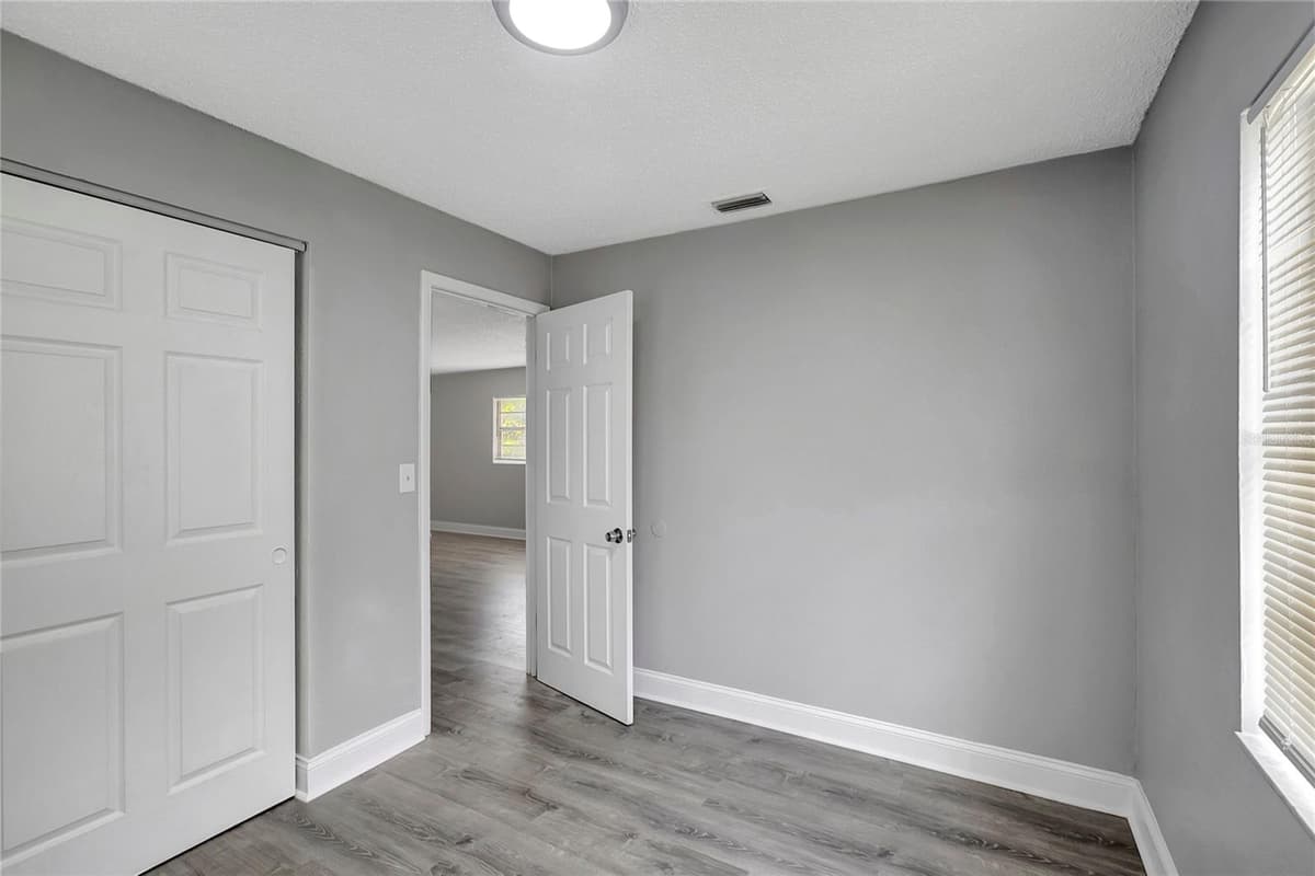 1615 SITKA STREET — photo 29 of 32