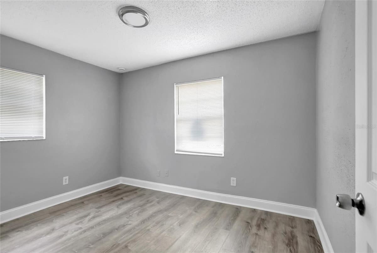 1615 SITKA STREET — photo 23 of 32