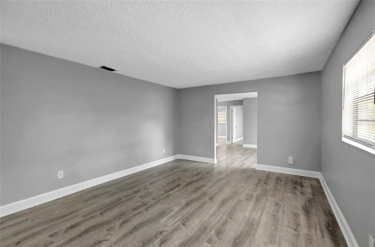 1615 SITKA STREET — photo 6 of 32