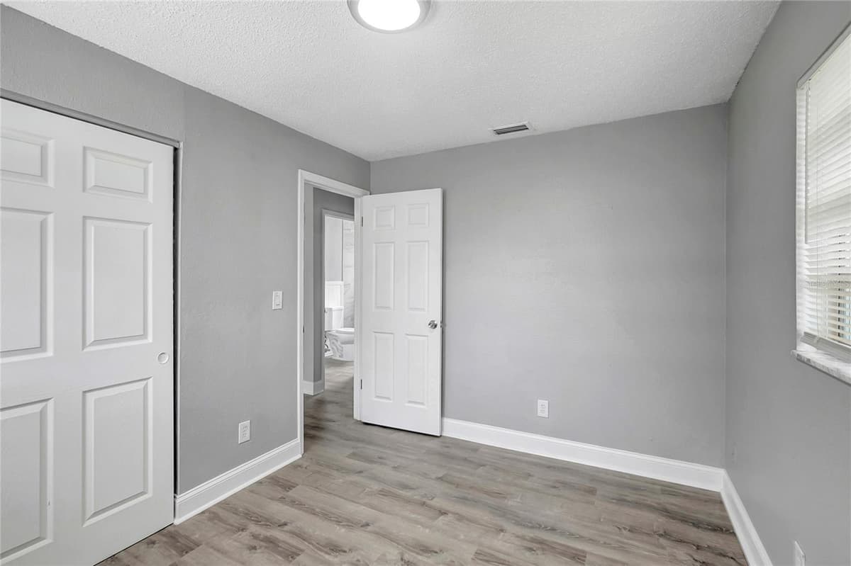 1615 SITKA STREET — photo 22 of 32