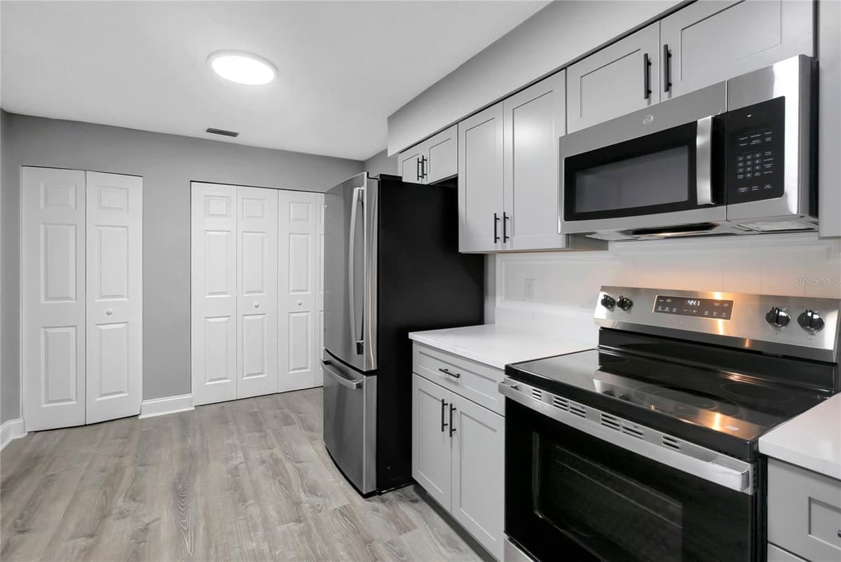 1615 SITKA STREET — photo 15 of 32