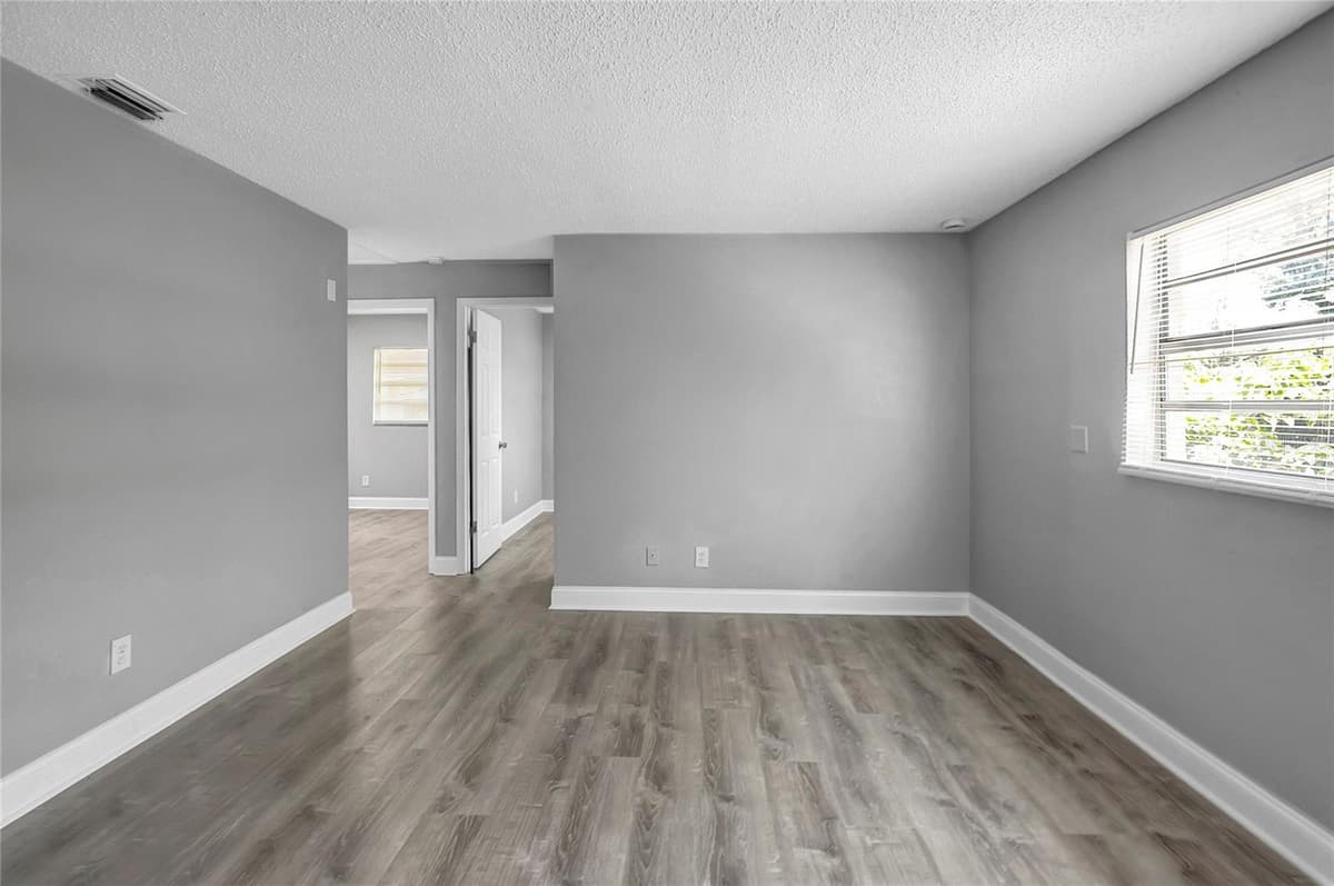 1615 SITKA STREET — photo 7 of 32