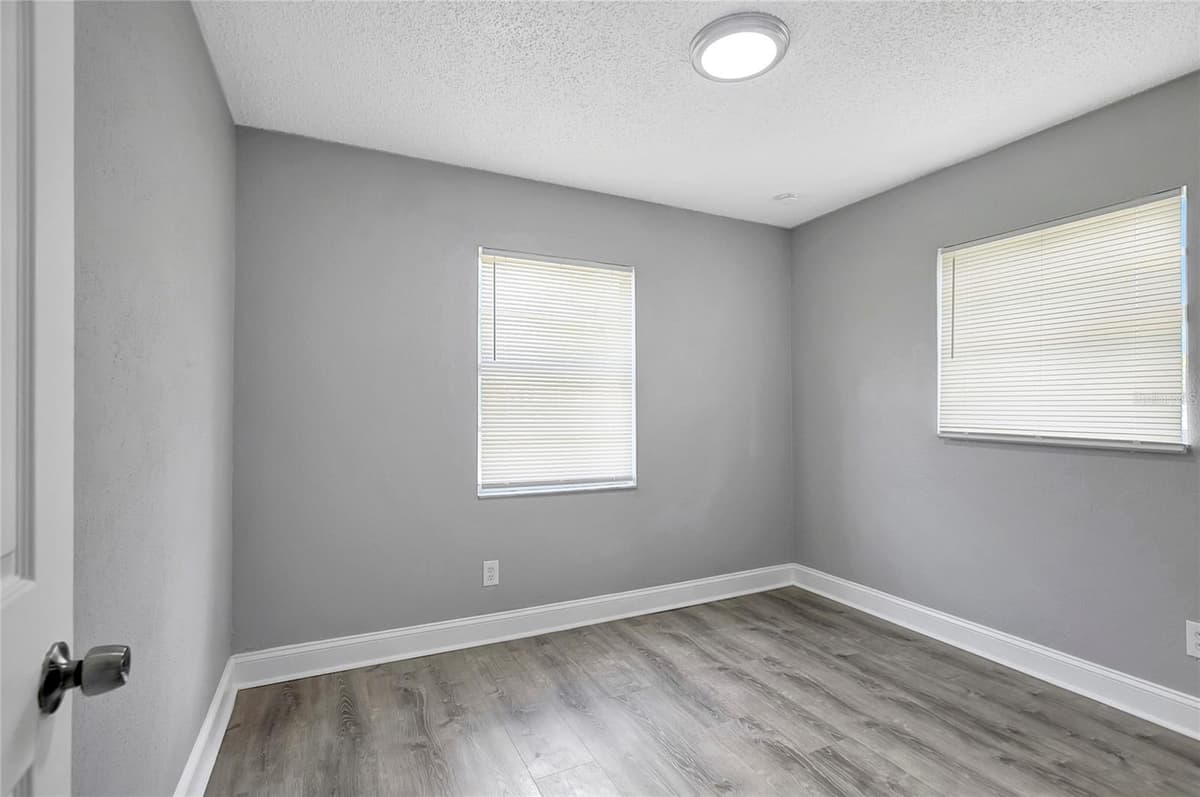 1615 SITKA STREET — photo 28 of 32