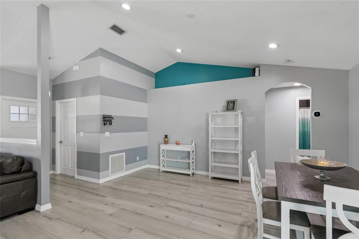 717 LA COSTA STREET — photo 11 of 46