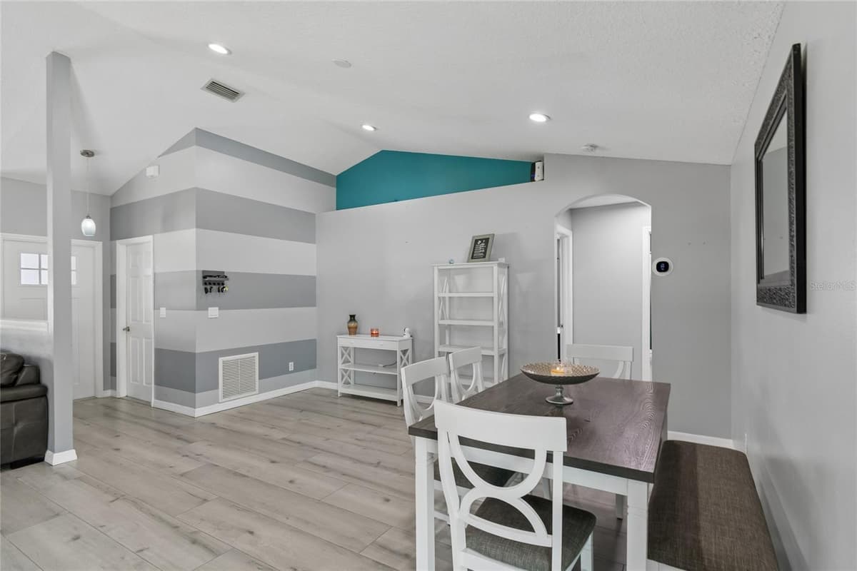717 LA COSTA STREET — photo 10 of 46