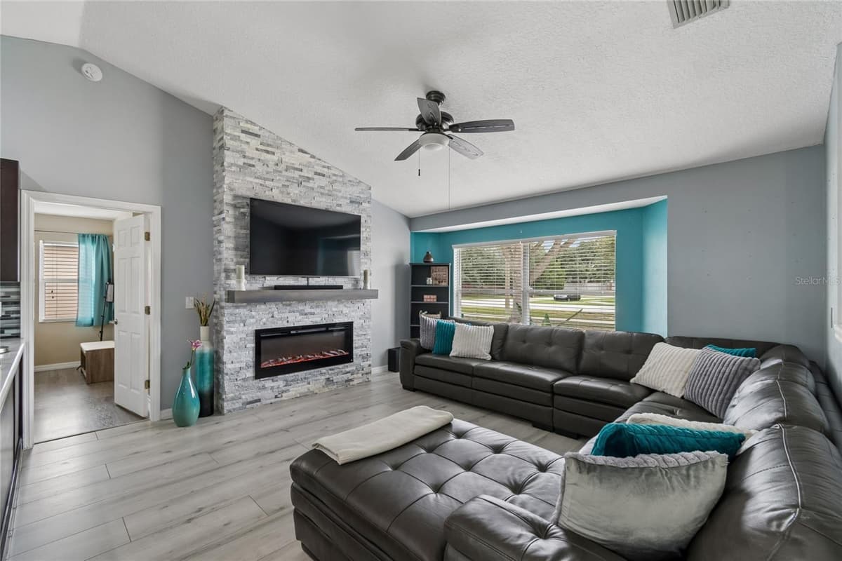 717 LA COSTA STREET — photo 2 of 46