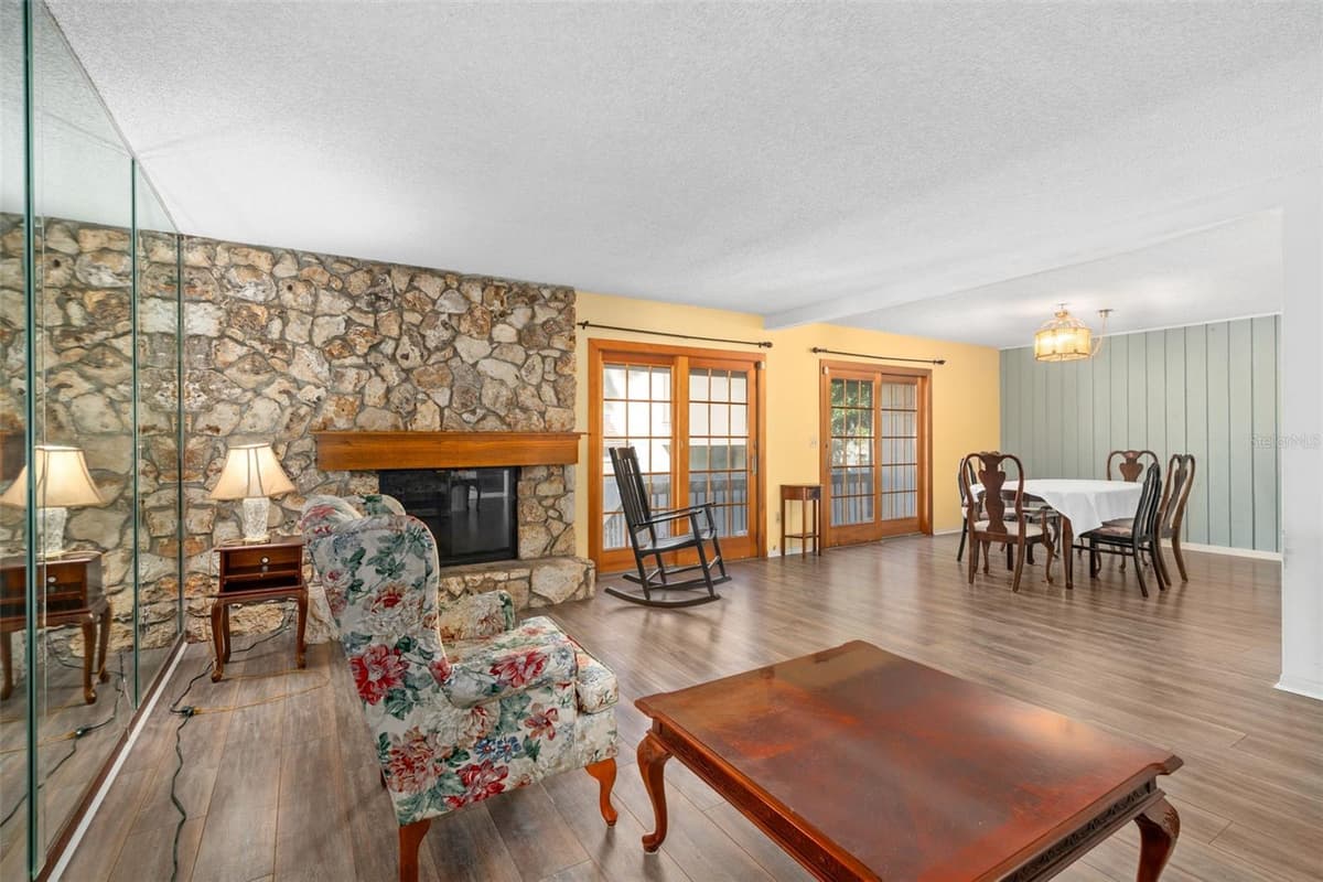 114 HIDDEN OAK DRIVE — photo 10 of 40