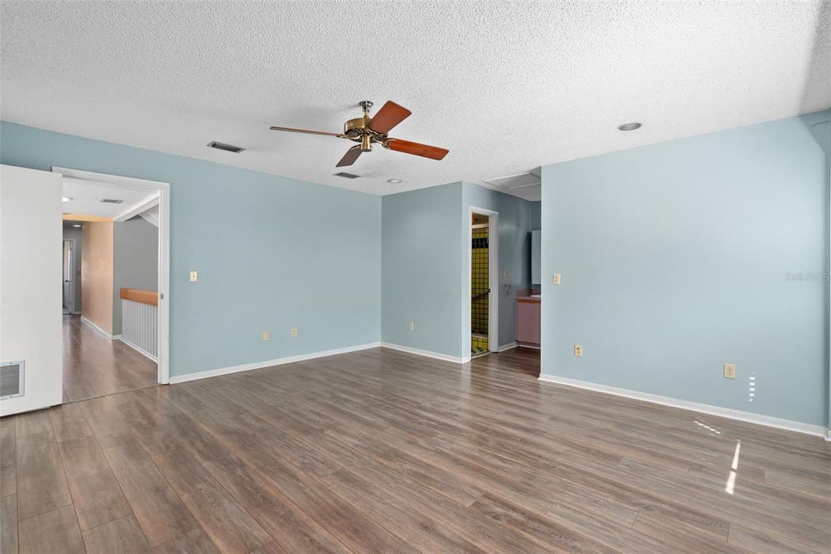 114 HIDDEN OAK DRIVE — photo 17 of 40