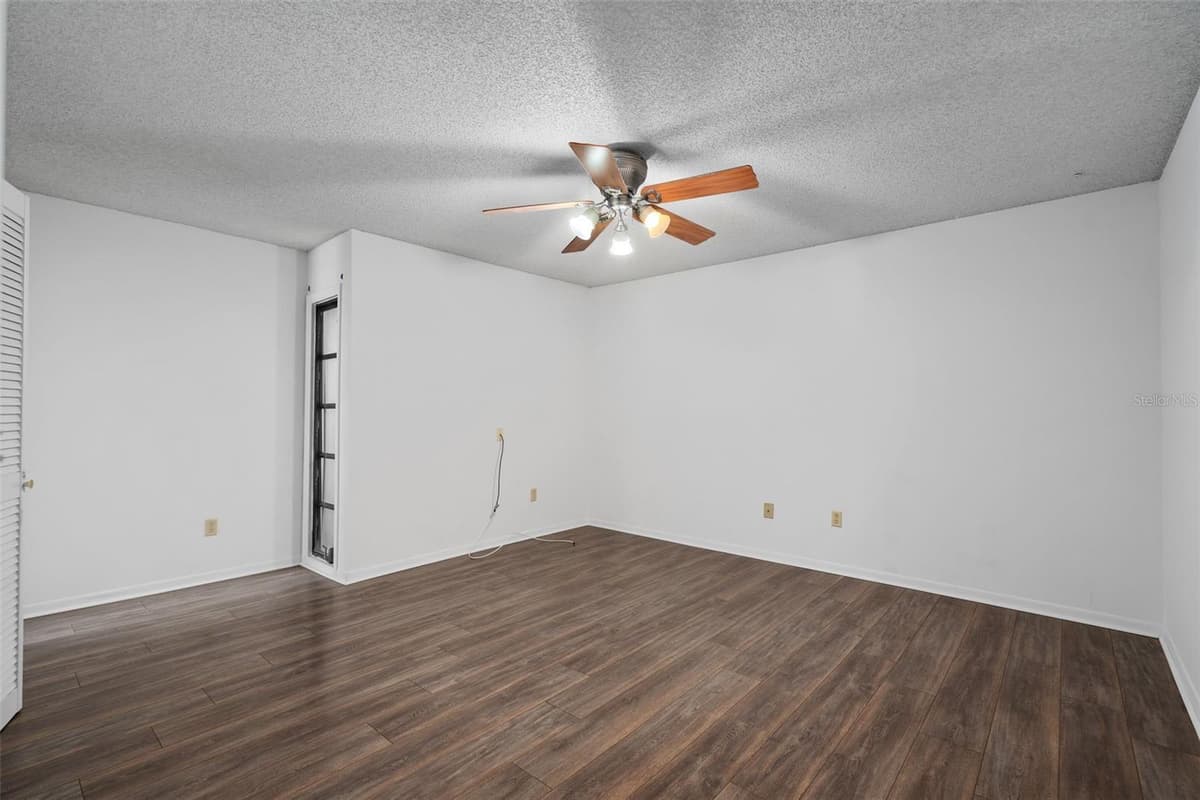 114 HIDDEN OAK DRIVE — photo 23 of 40