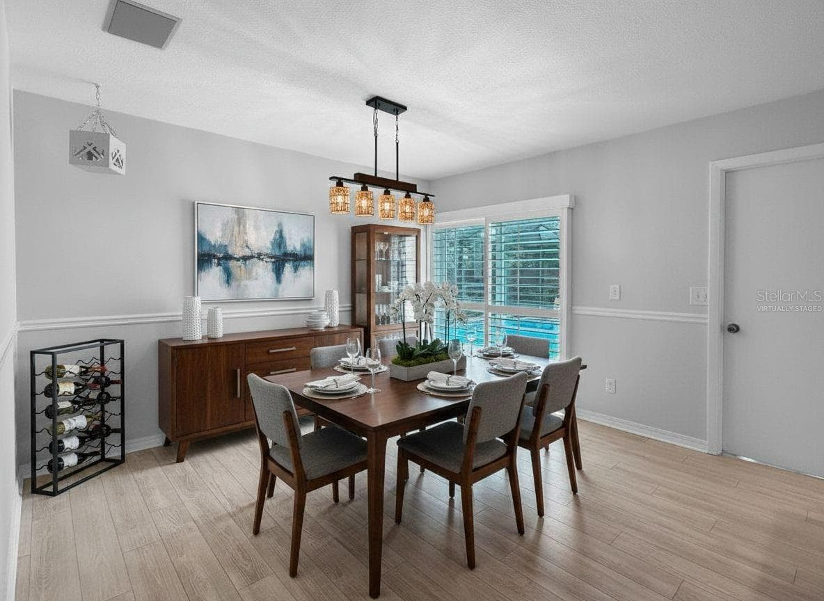 1583 REDWOOD AVENUE — photo 15 of 54