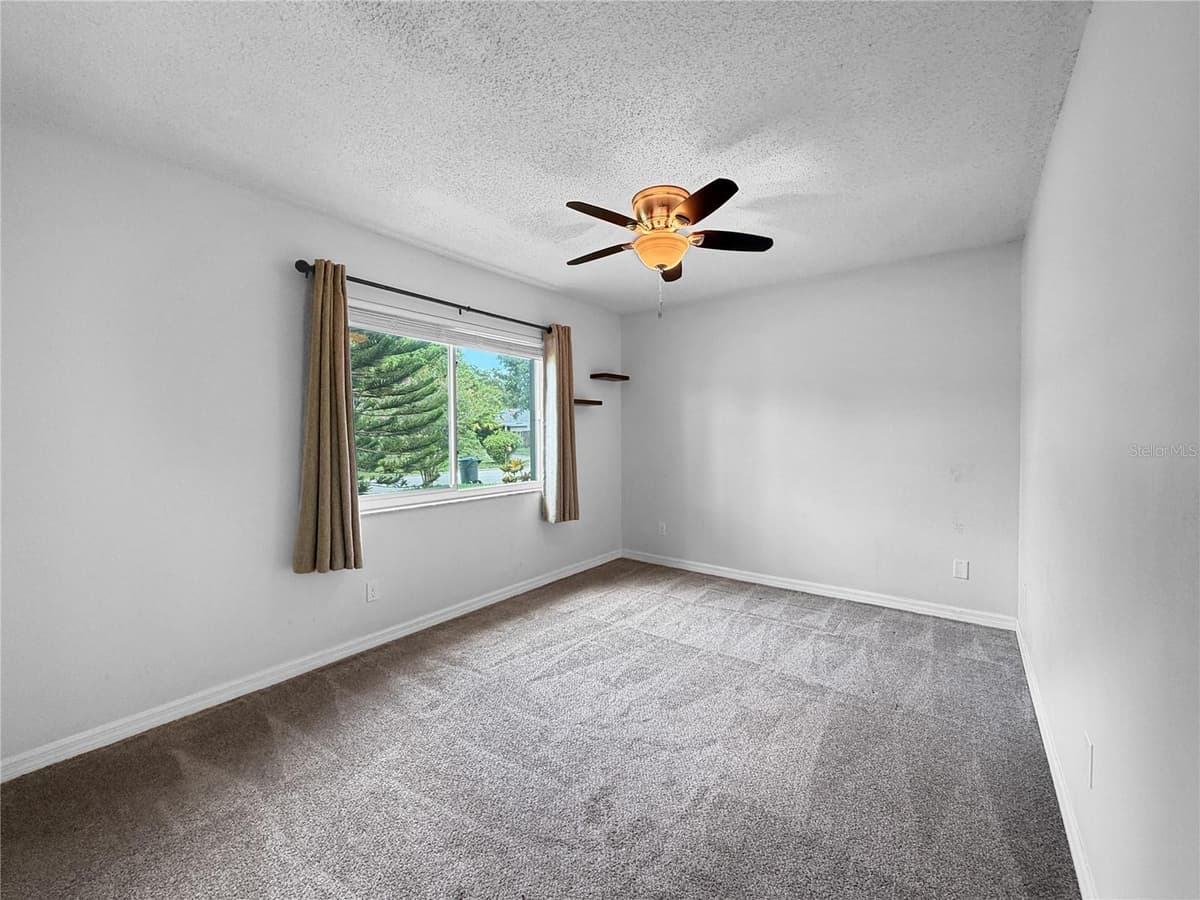 1583 REDWOOD AVENUE — photo 28 of 54
