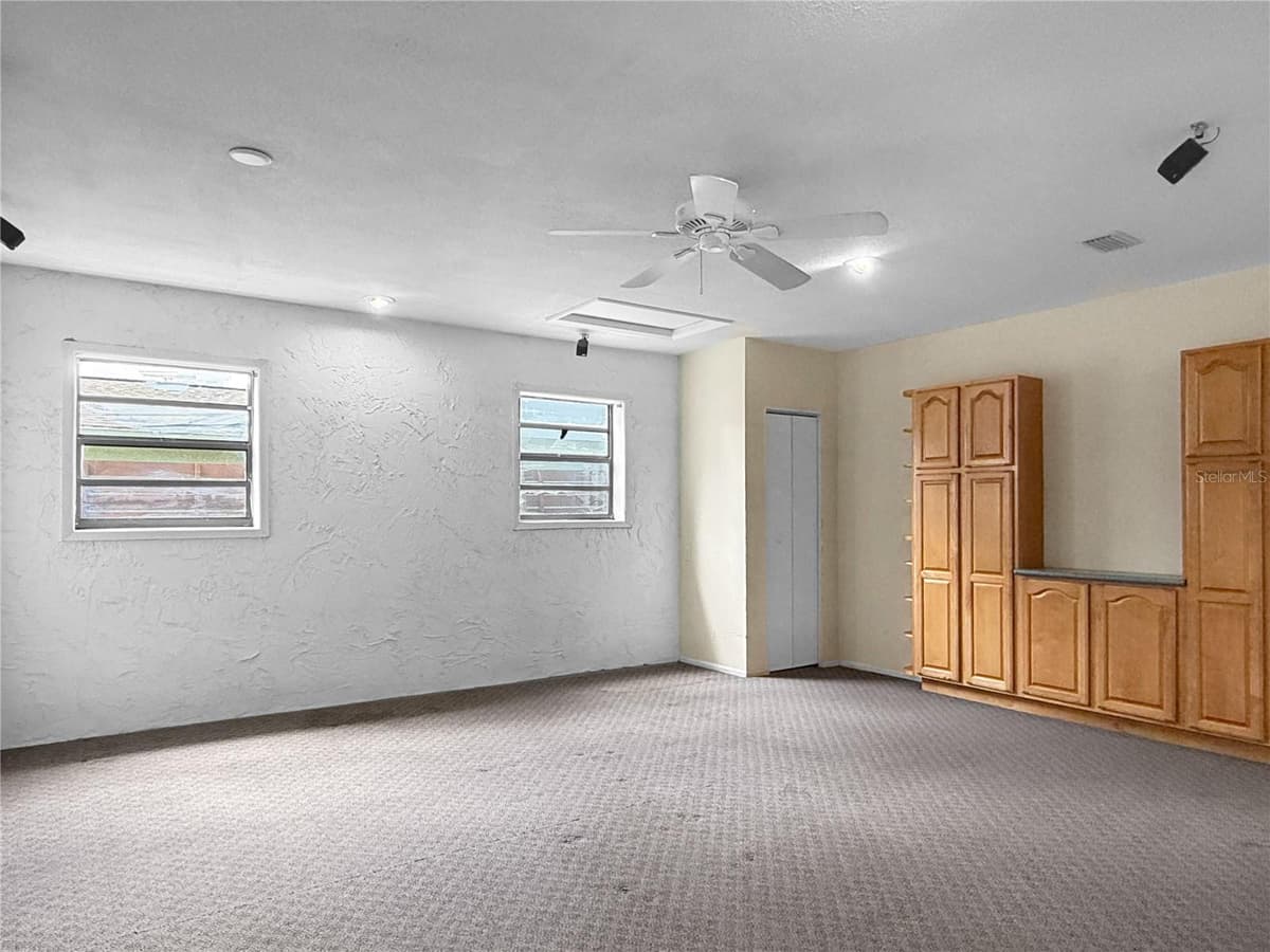 1583 REDWOOD AVENUE — photo 35 of 54