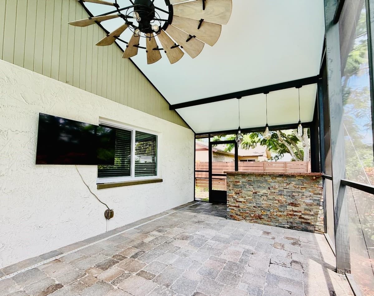 1583 REDWOOD AVENUE — photo 45 of 54