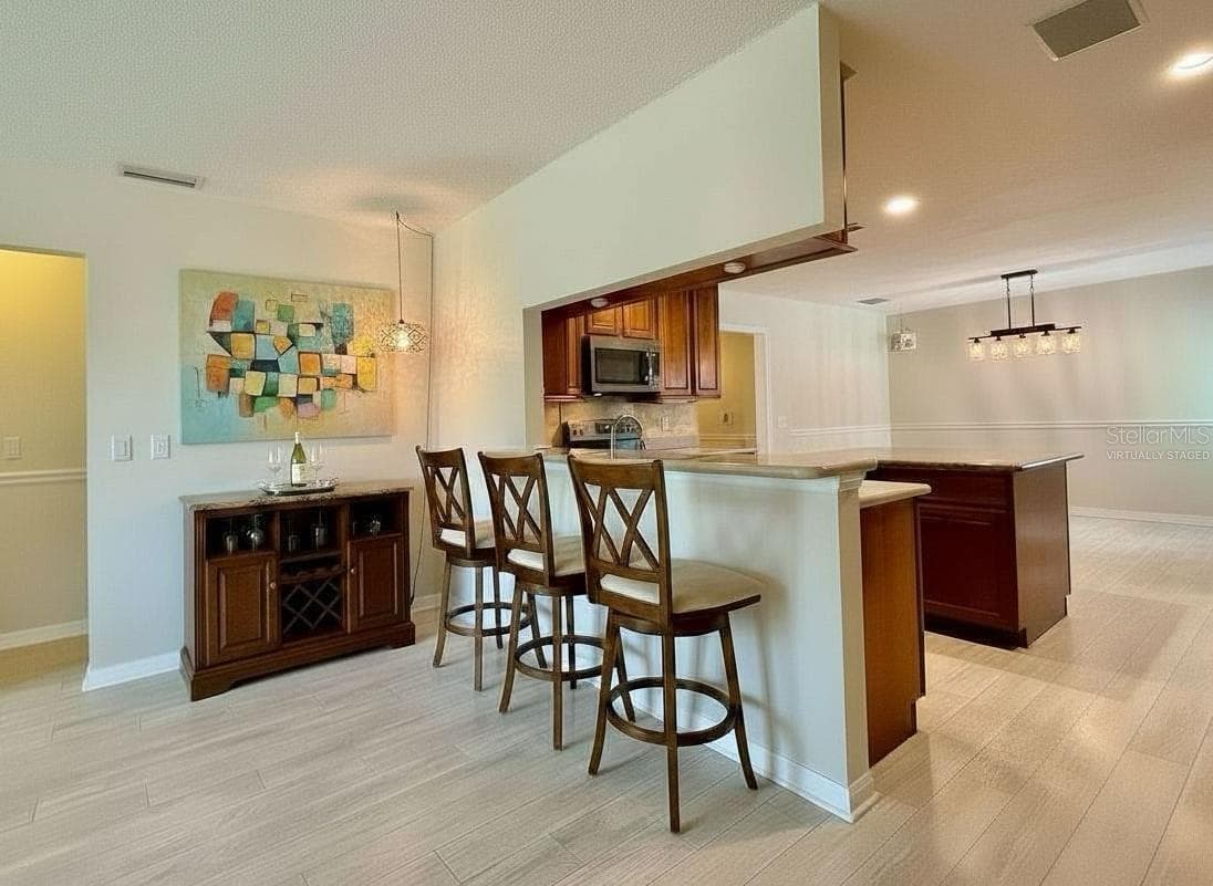1583 REDWOOD AVENUE — photo 10 of 54