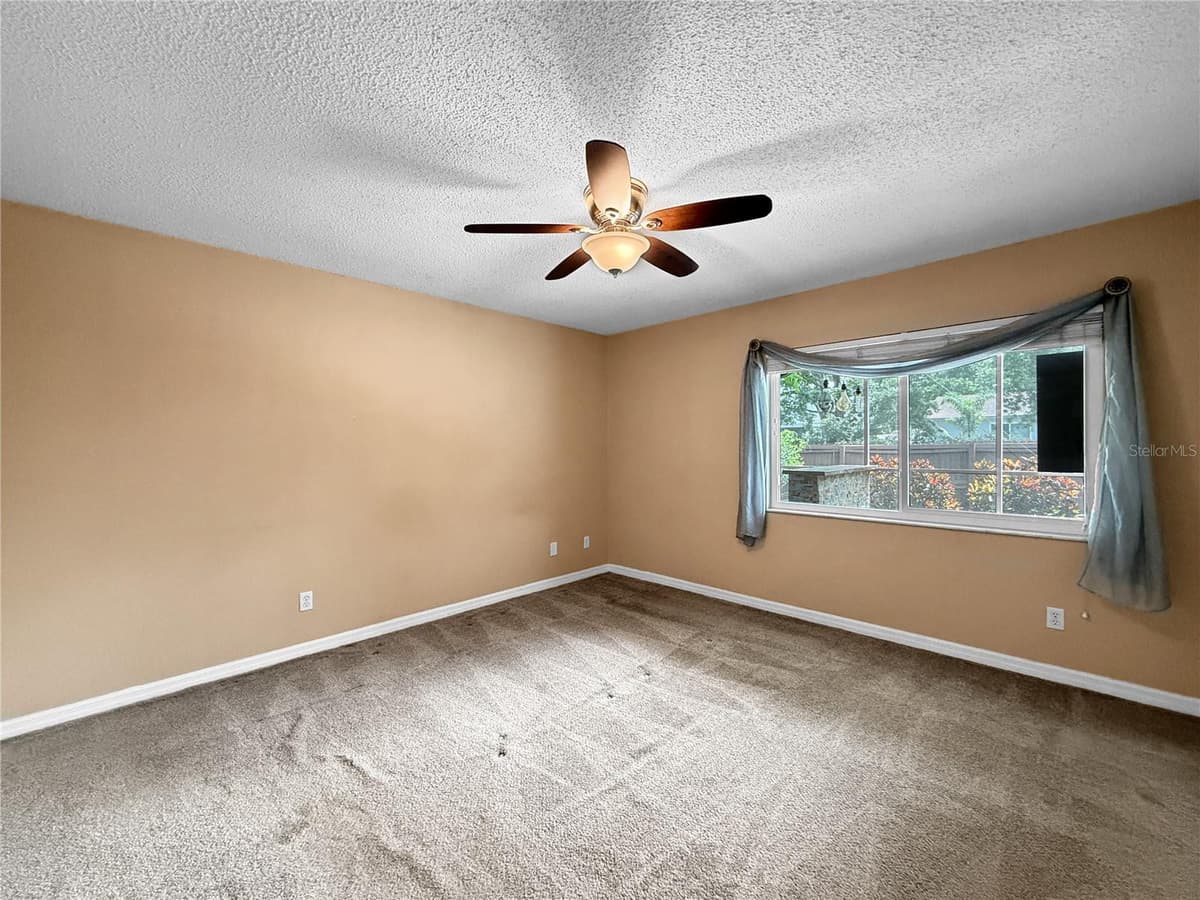 1583 REDWOOD AVENUE — photo 18 of 54