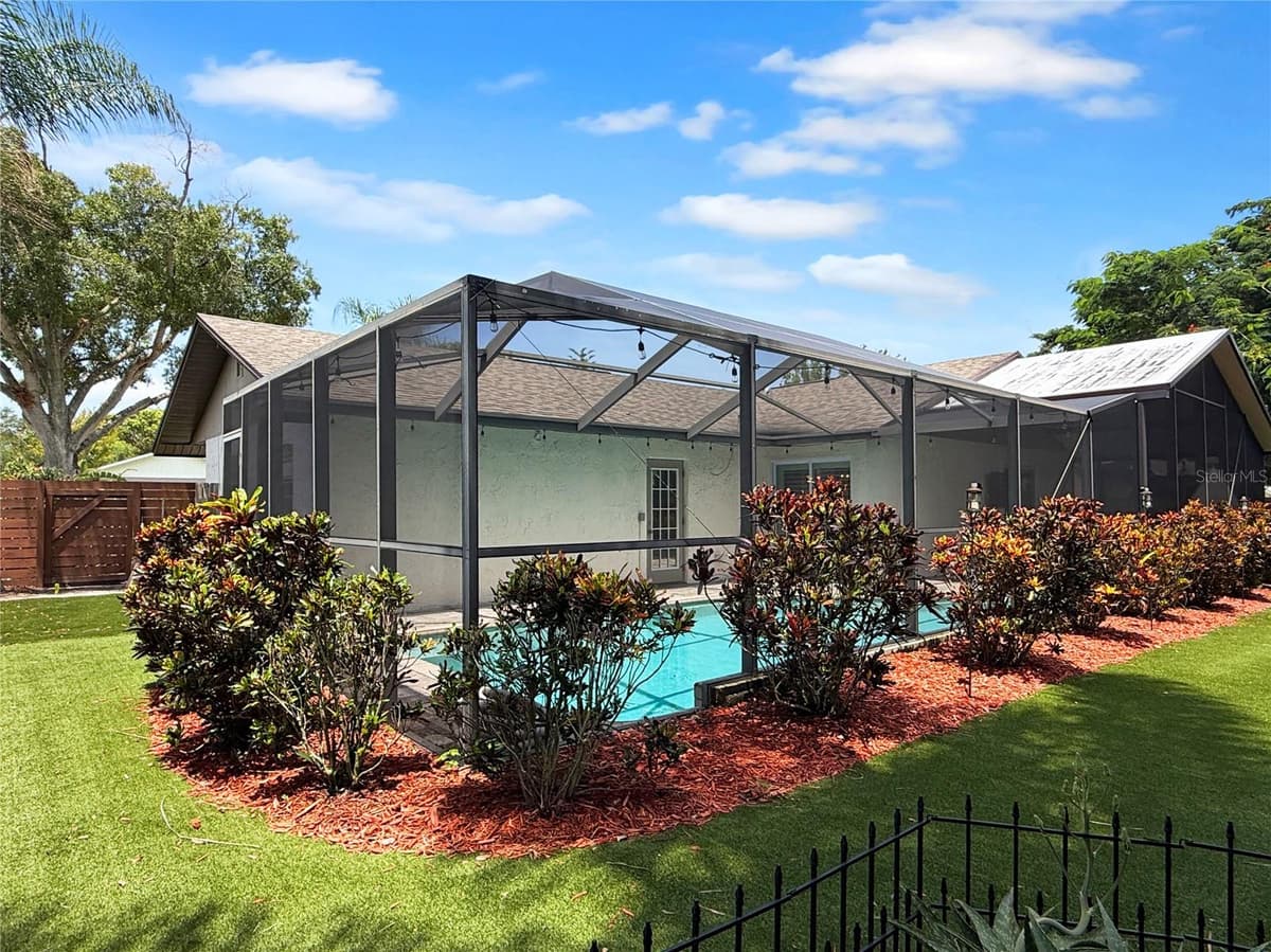 1583 REDWOOD AVENUE — photo 46 of 54