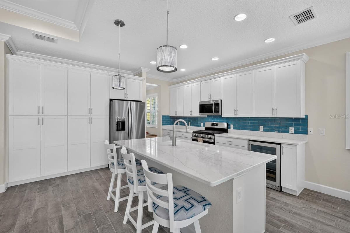 713 LANDSHARK BOULEVARD — photo 15 of 49