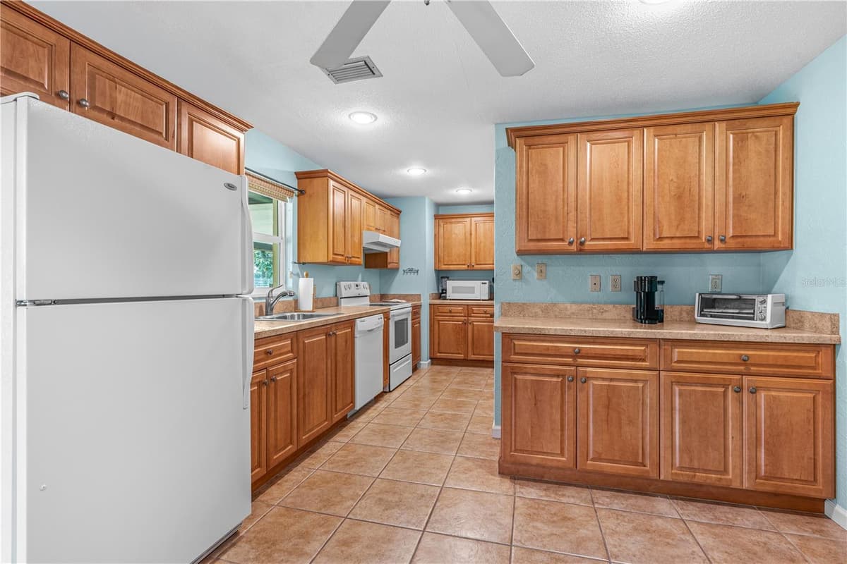 2955 CARRIAGE DRIVE — photo 11 of 34