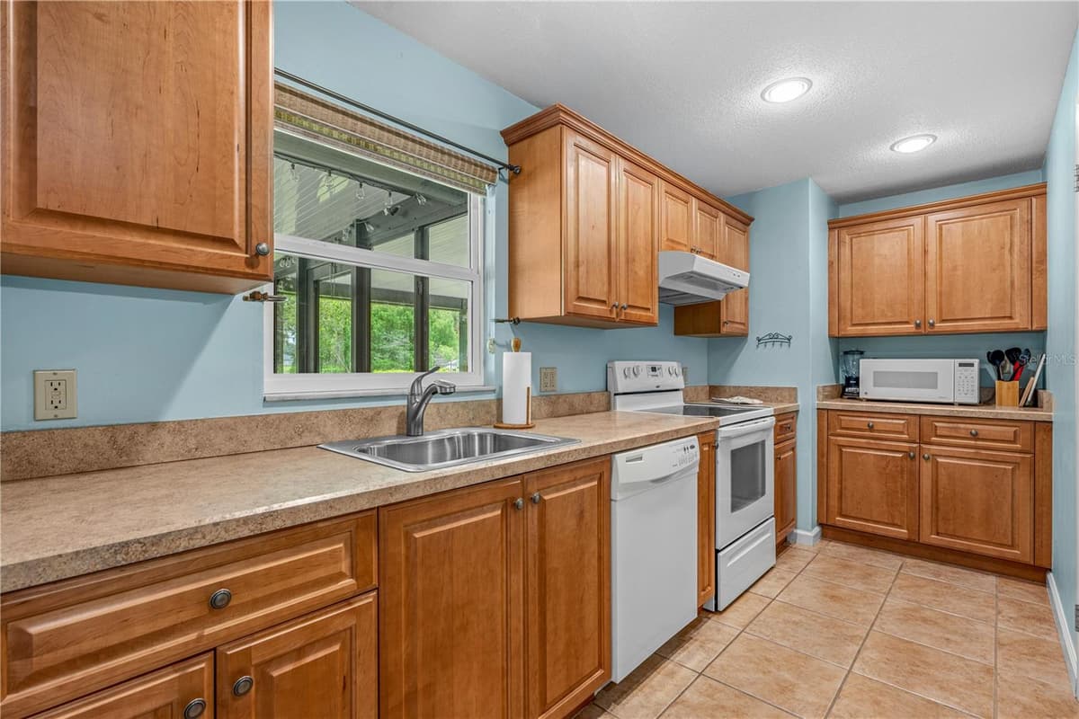 2955 CARRIAGE DRIVE — photo 13 of 34
