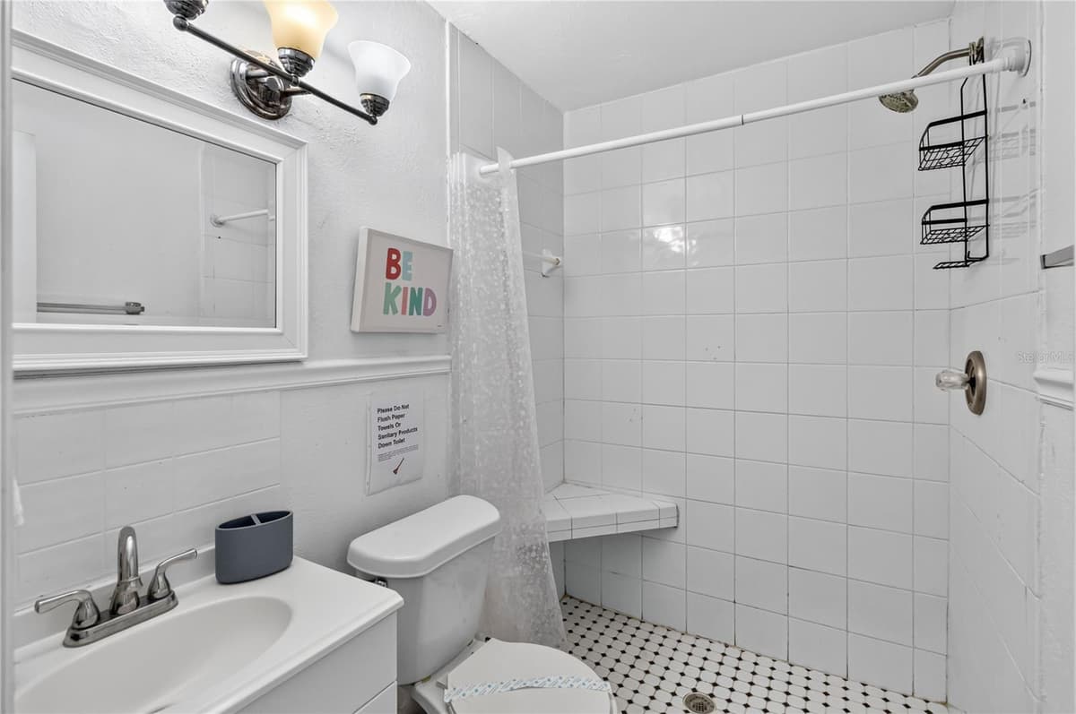 745 HILLVIEW DRIVE — photo 14 of 30