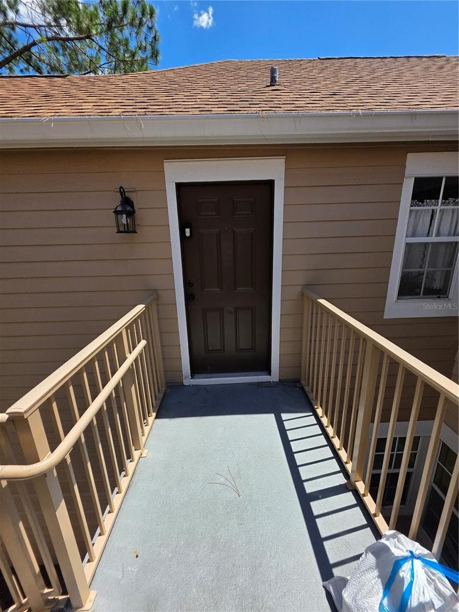705 YOUNGSTOWN PARKWAY — photo 4 of 17