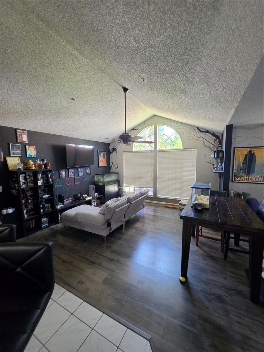 705 YOUNGSTOWN PARKWAY — photo 8 of 17
