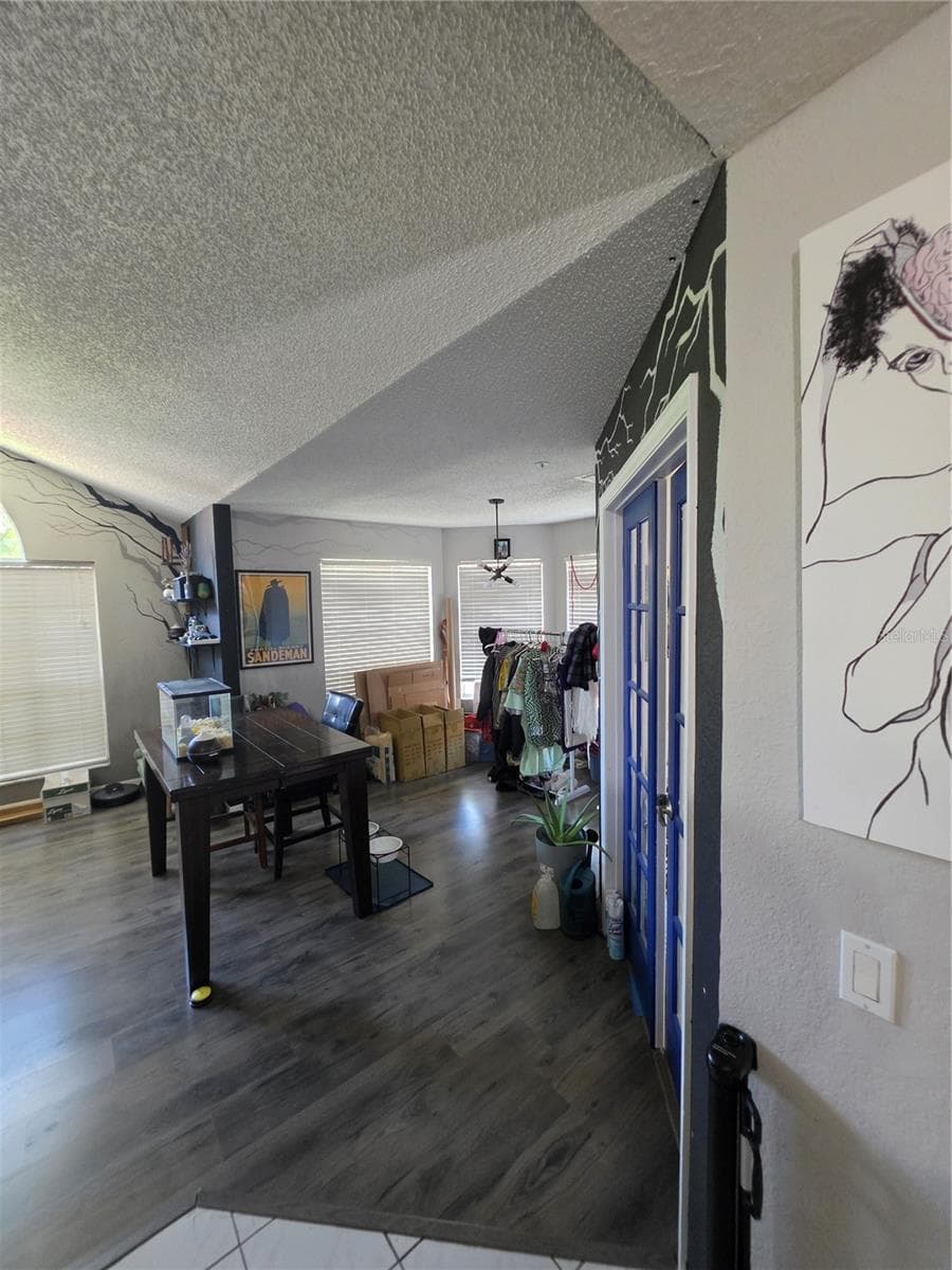 705 YOUNGSTOWN PARKWAY — photo 9 of 17