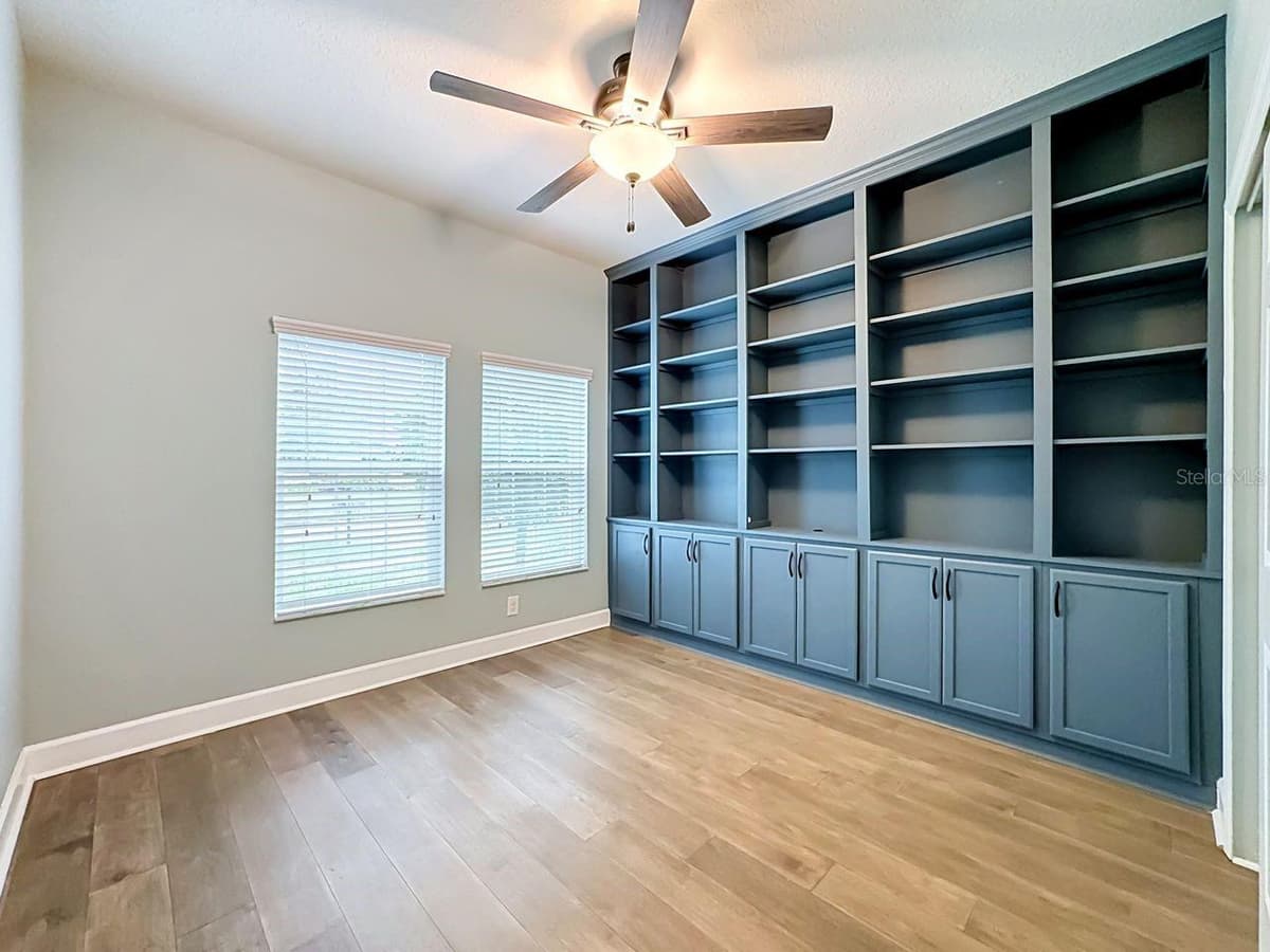 10445 FLAGSTAFF FALLS AVENUE — photo 5 of 28