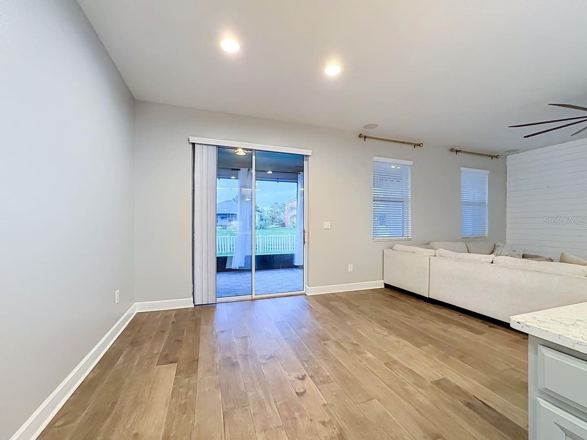 10445 FLAGSTAFF FALLS AVENUE — photo 18 of 28