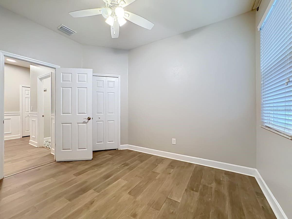 10445 FLAGSTAFF FALLS AVENUE — photo 10 of 28