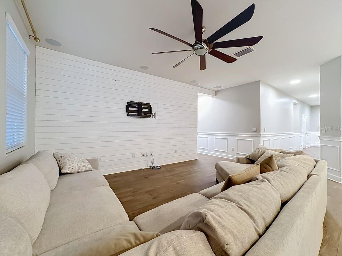 10445 FLAGSTAFF FALLS AVENUE — photo 12 of 28