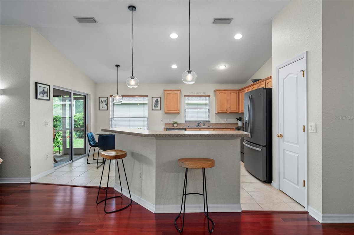 1611 SCARLETT AVENUE — photo 7 of 58