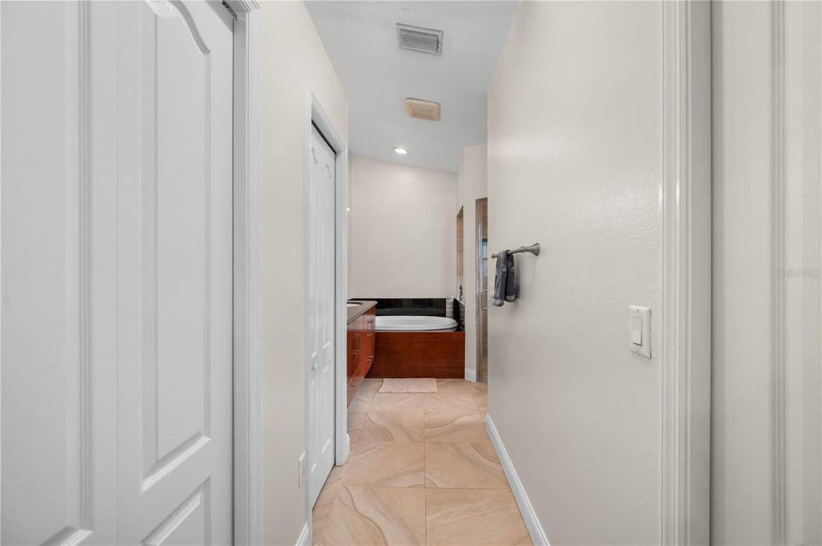 1611 SCARLETT AVENUE — photo 21 of 58