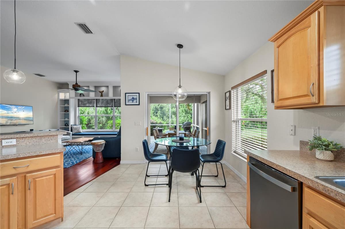 1611 SCARLETT AVENUE — photo 9 of 58