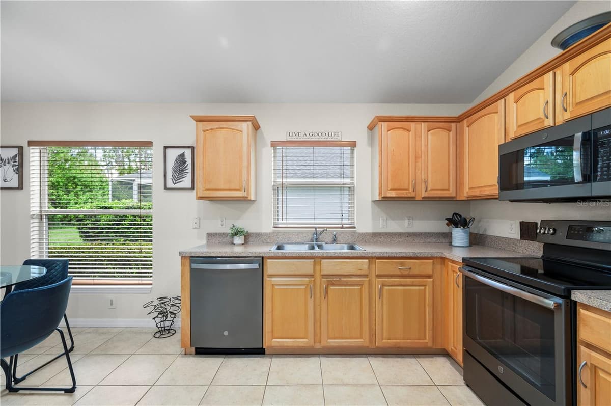 1611 SCARLETT AVENUE — photo 11 of 58
