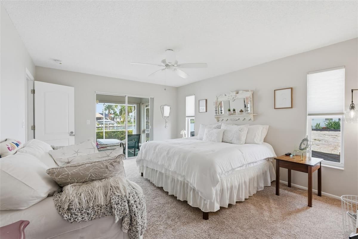 3433 NIGHTHAWK COURT — photo 13 of 32