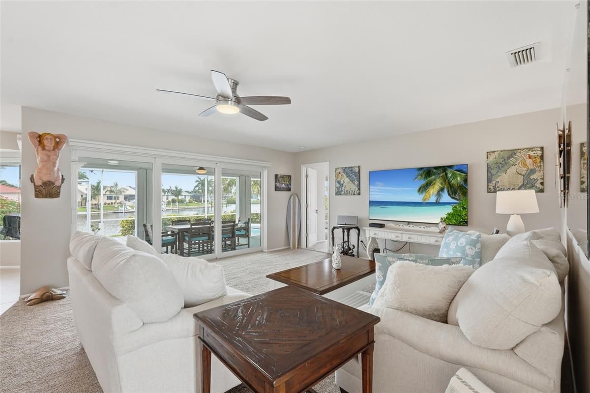 3433 NIGHTHAWK COURT — photo 4 of 32