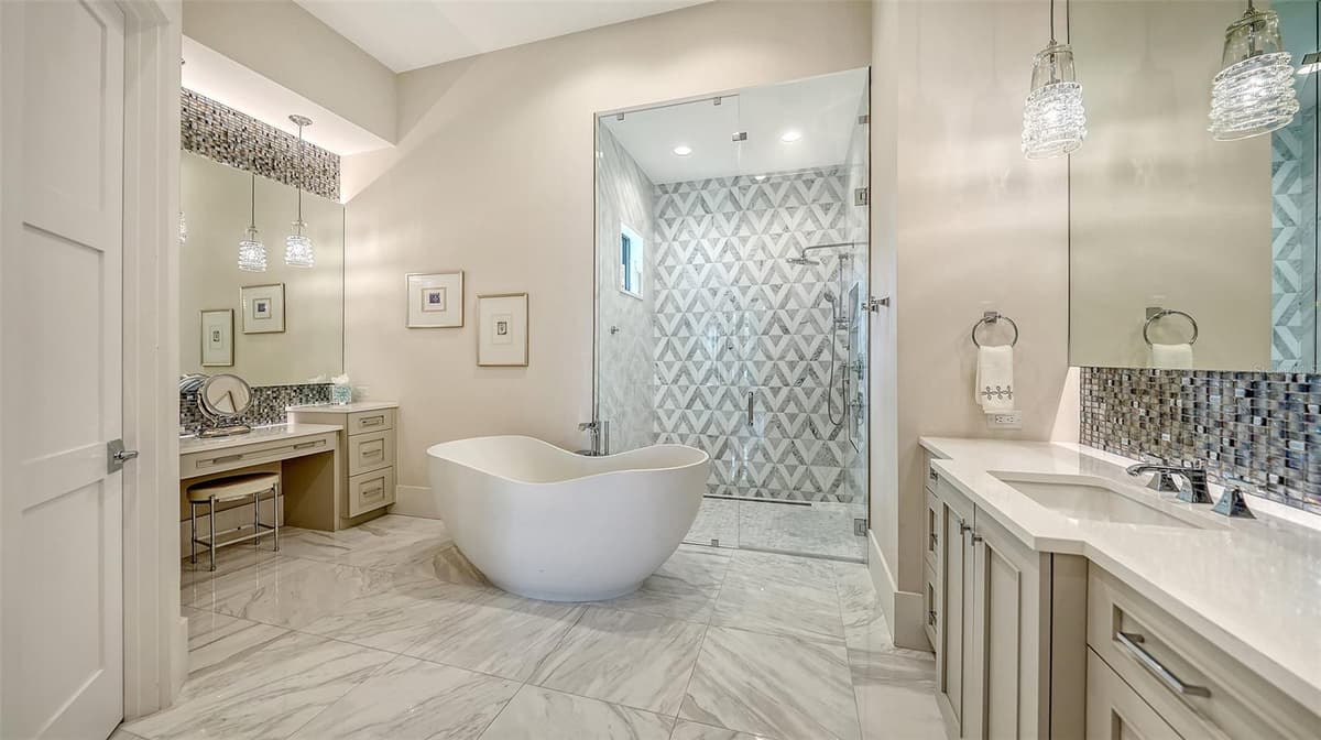 8339 LUCERNE LOOP — photo 48 of 93