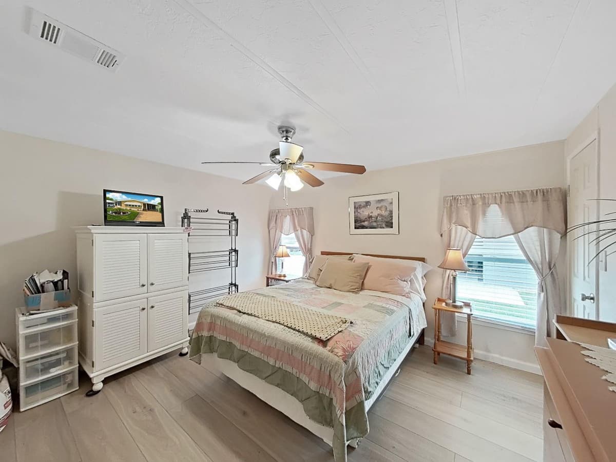 5083 LODGEWOOD DR — photo 26 of 42