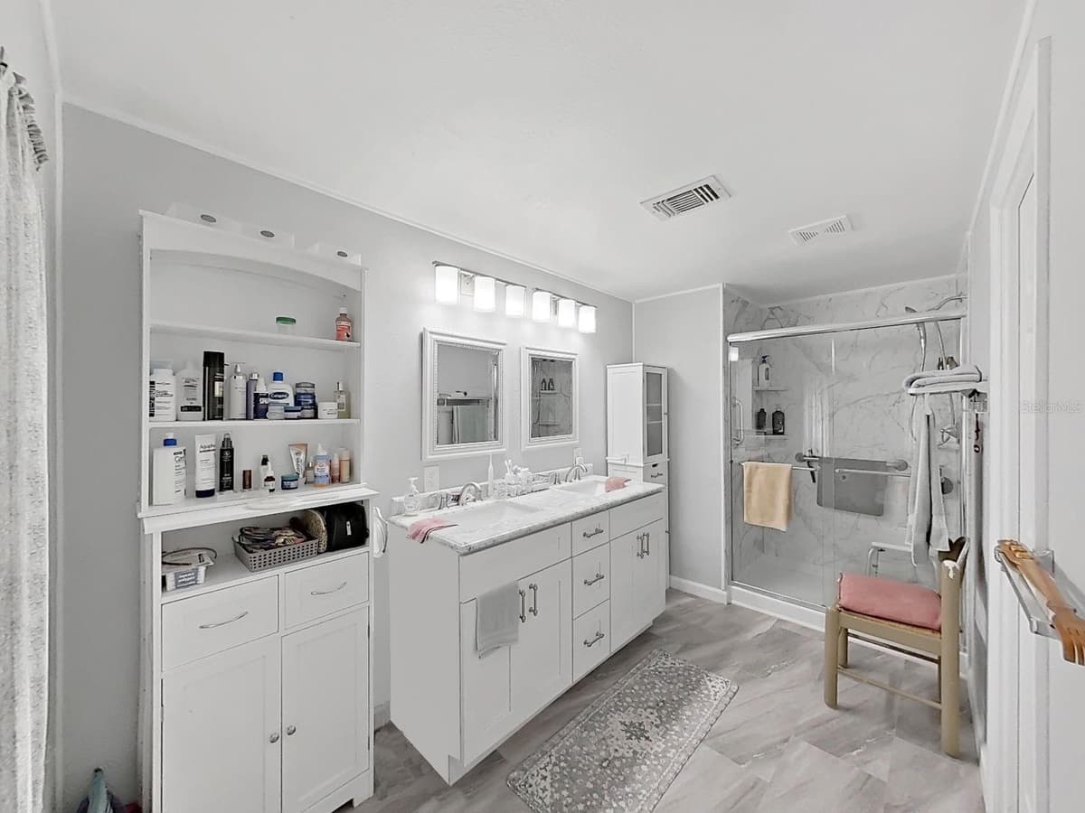 5083 LODGEWOOD DR — photo 25 of 42