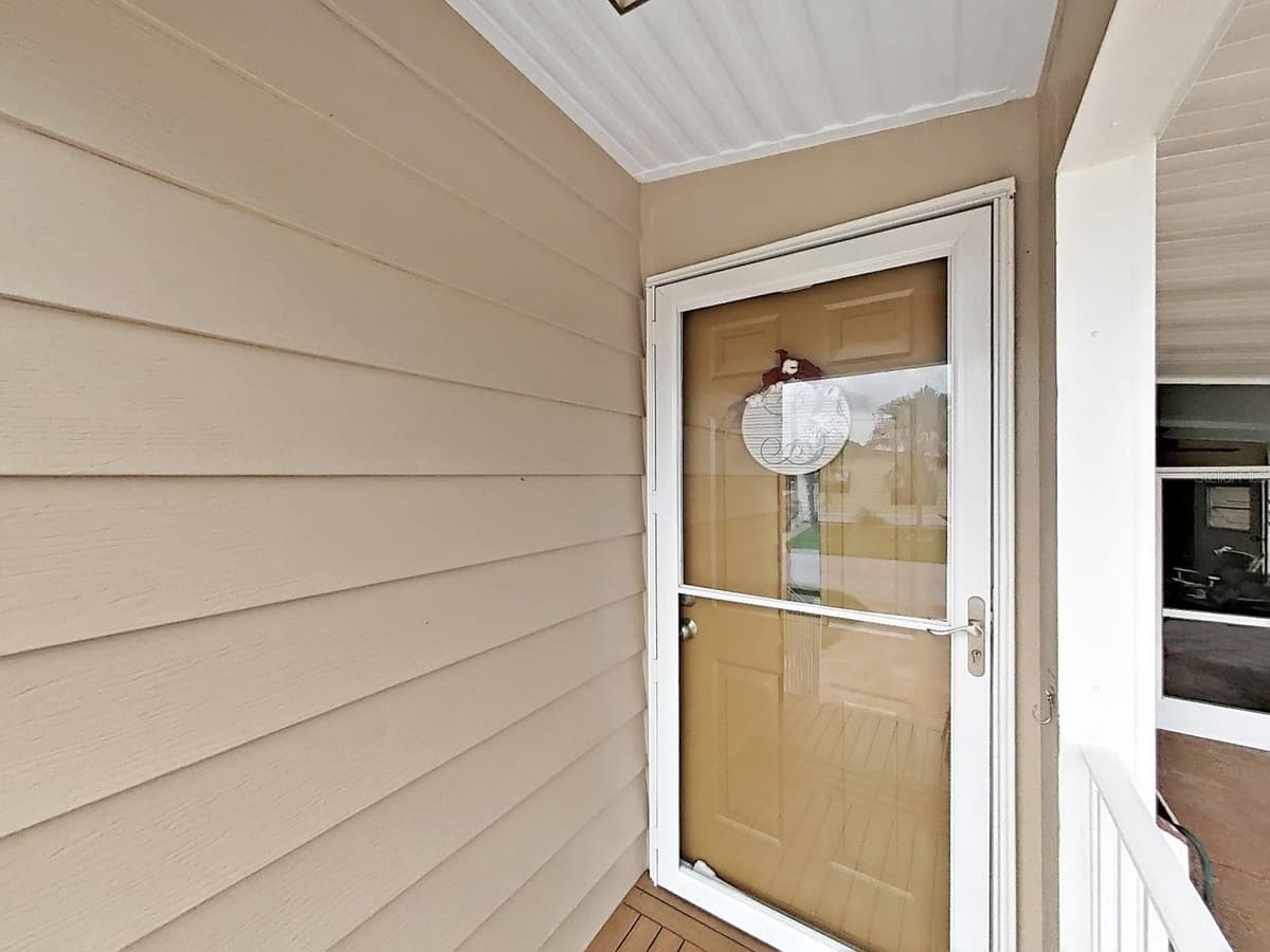 5083 LODGEWOOD DR — photo 9 of 42