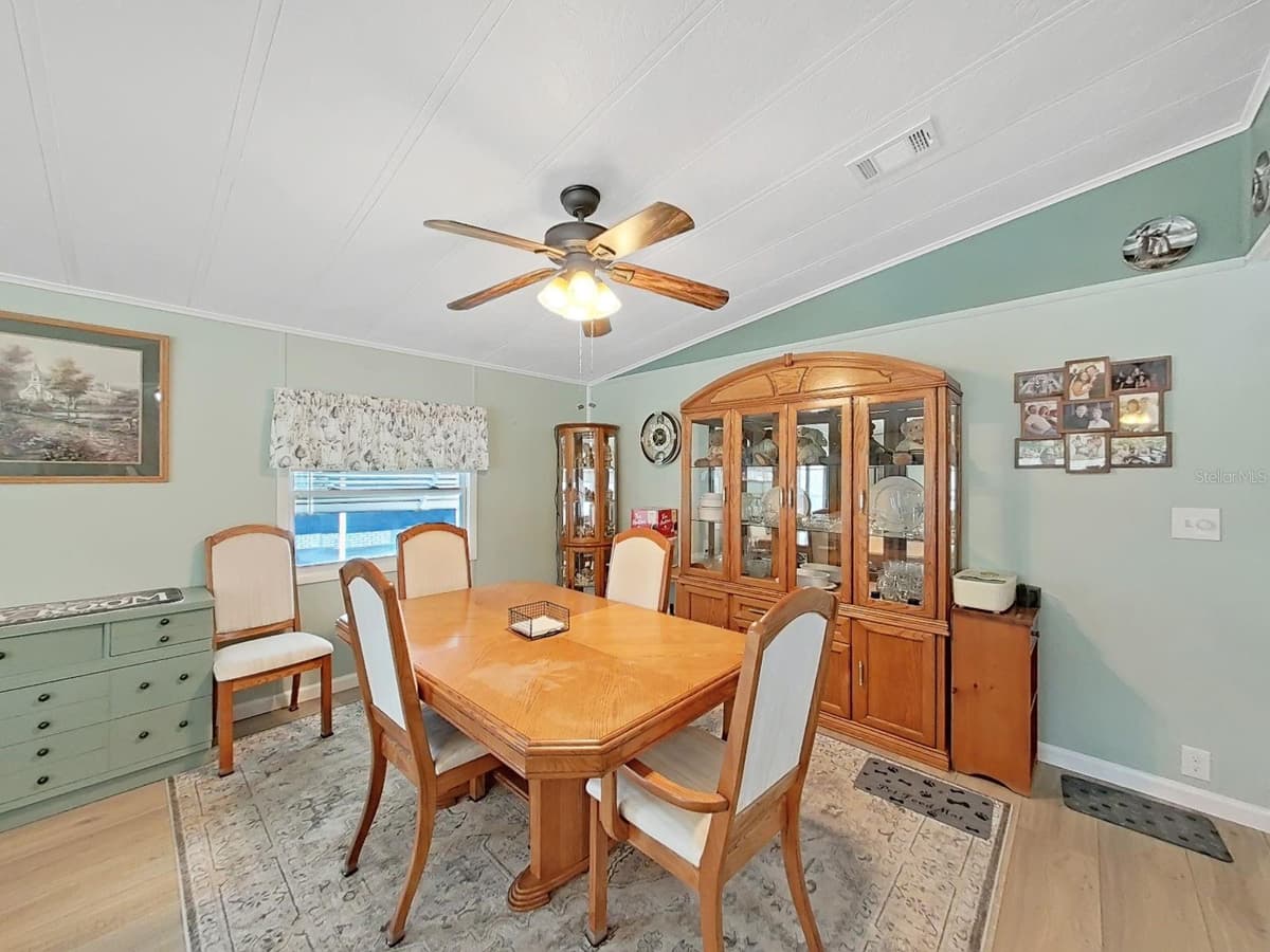 5083 LODGEWOOD DR — photo 16 of 42