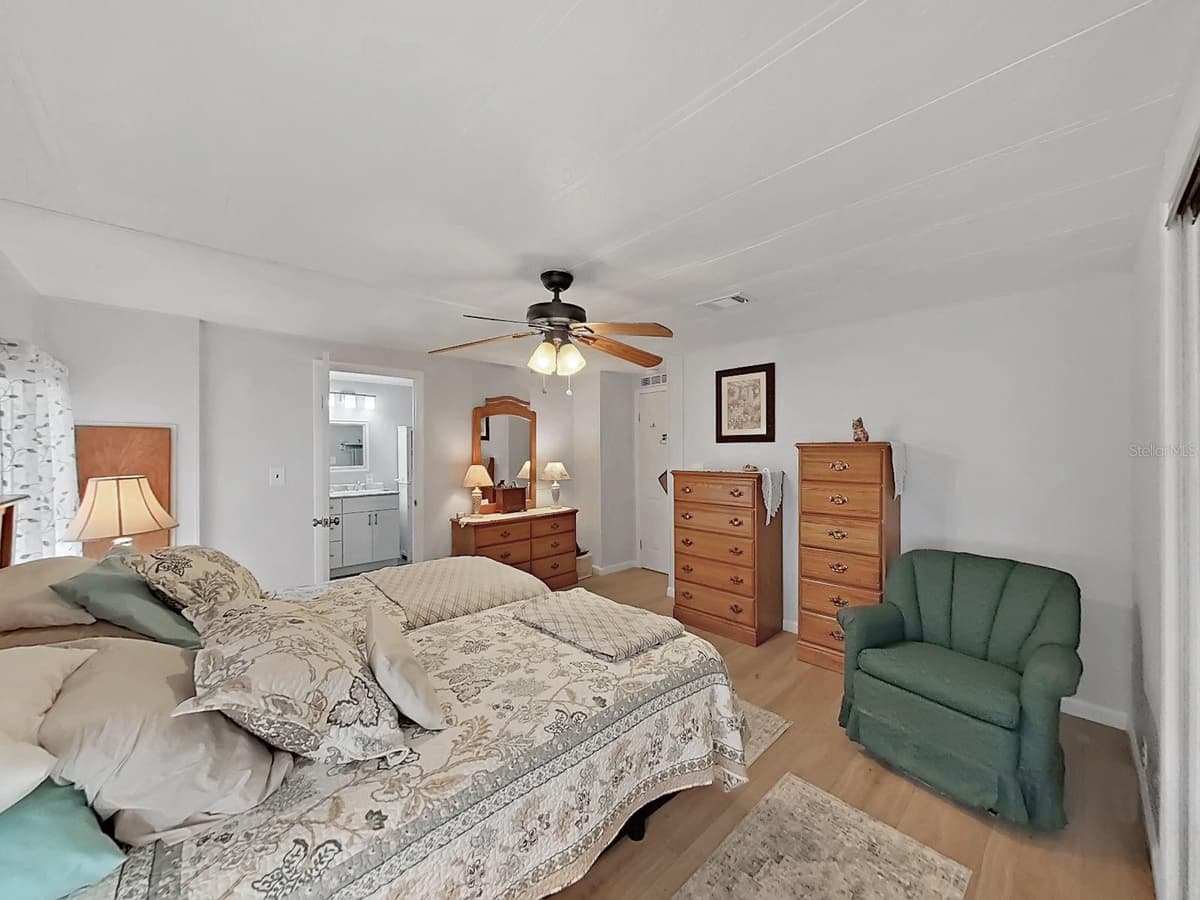 5083 LODGEWOOD DR — photo 23 of 42