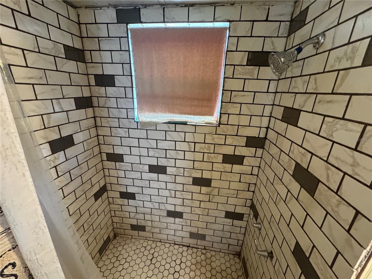 11351 ANN POINT — photo 16 of 36