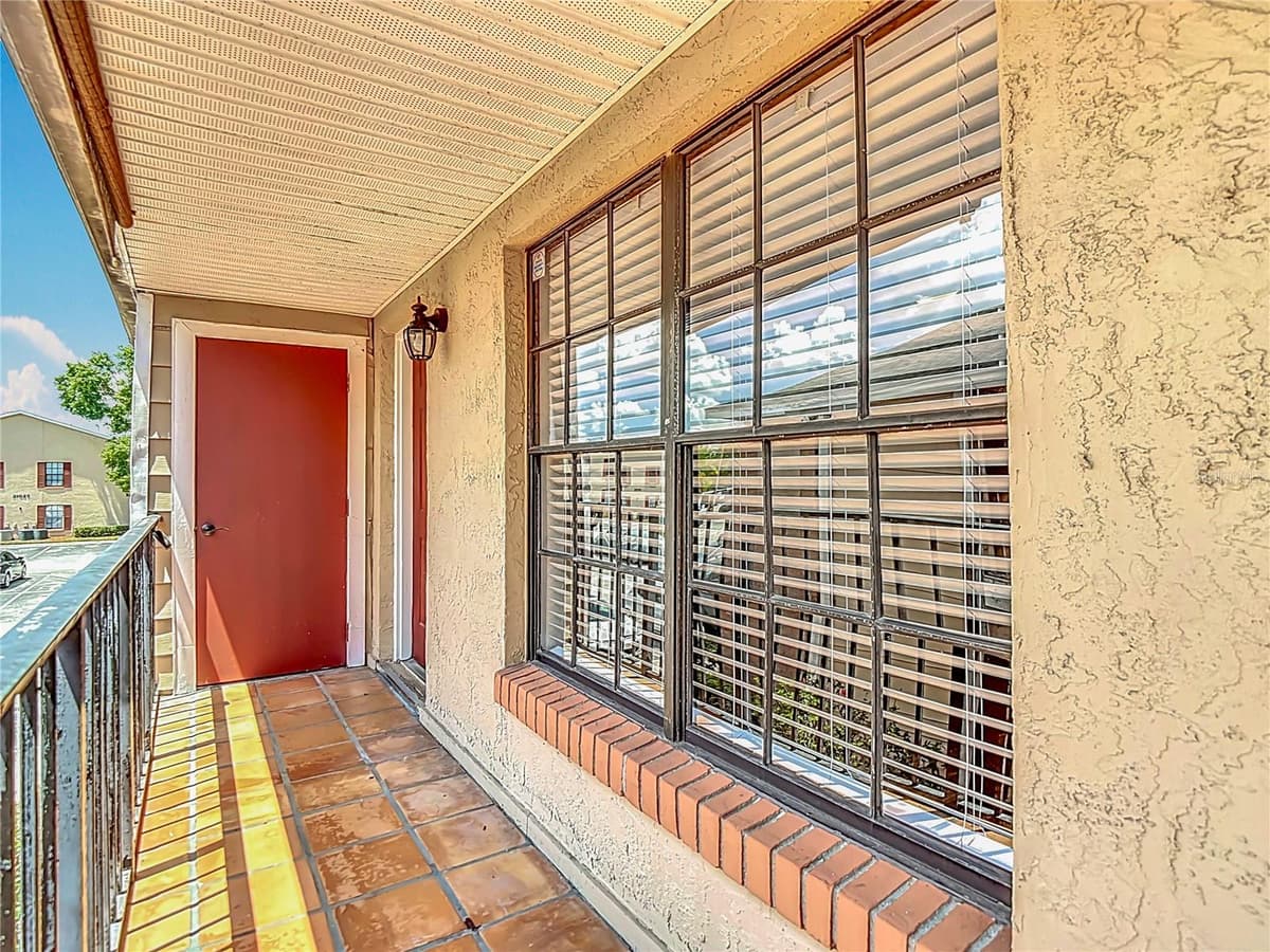 21032 VOYAGER BLVD — photo 5 of 28