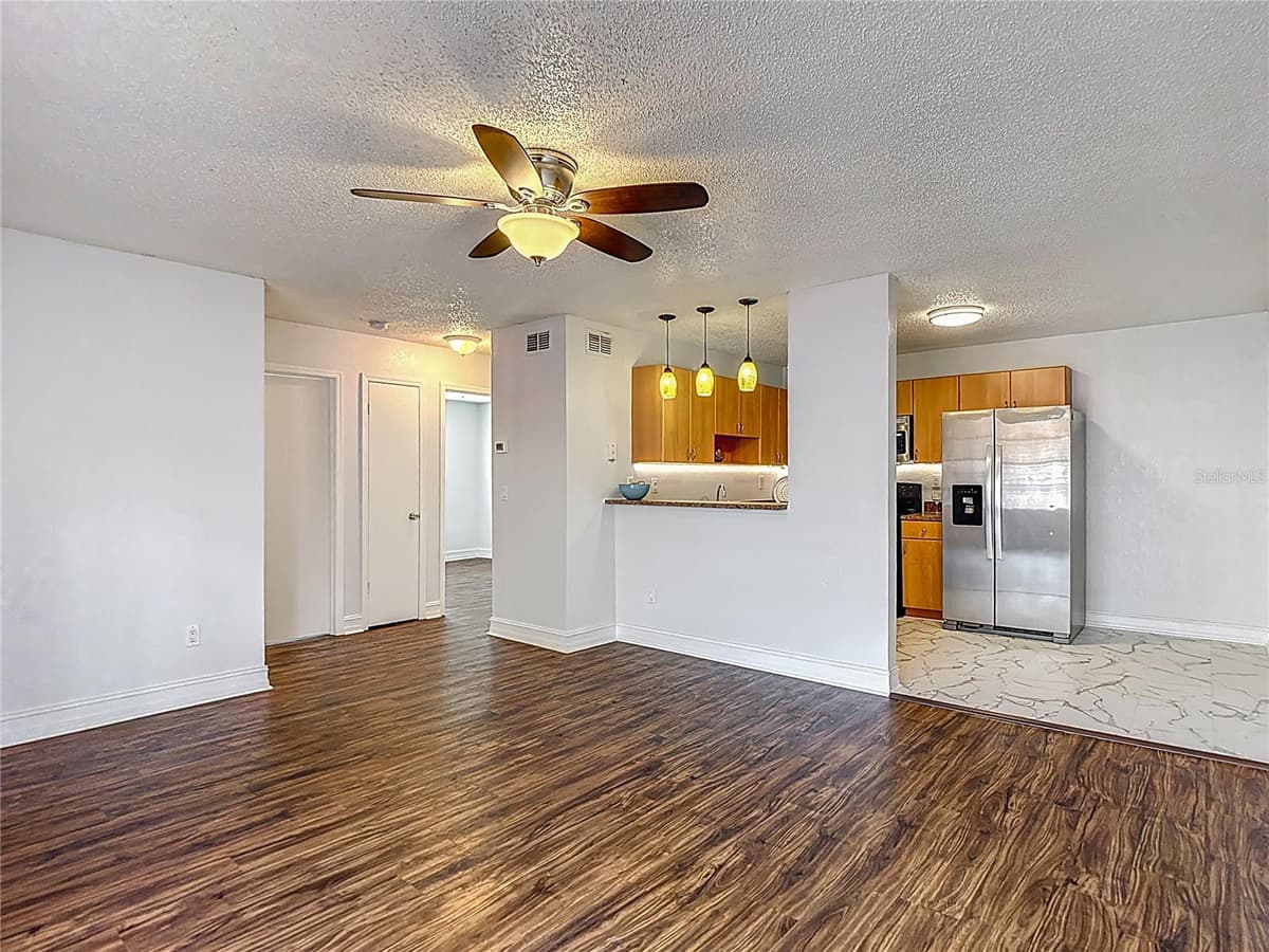 21032 VOYAGER BLVD — photo 10 of 28