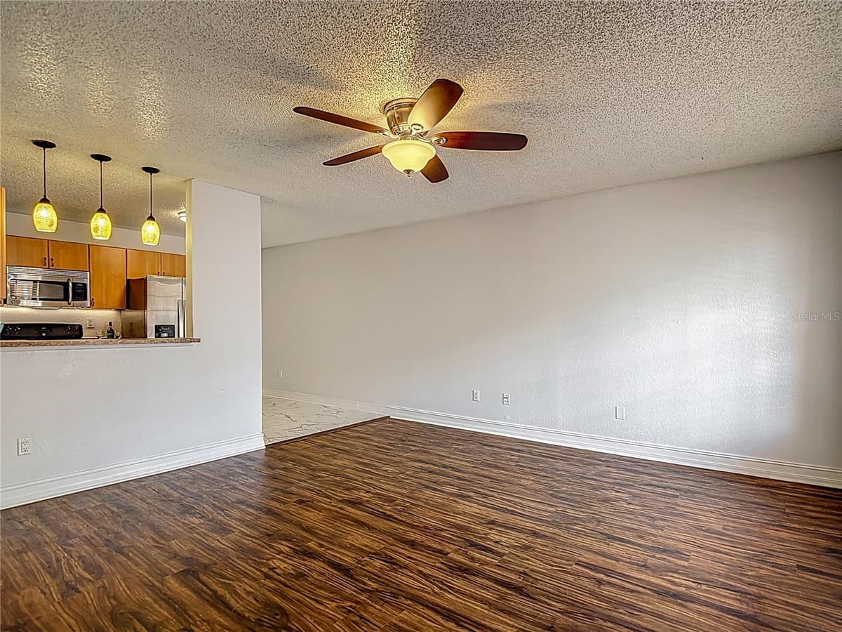 21032 VOYAGER BLVD — photo 9 of 28