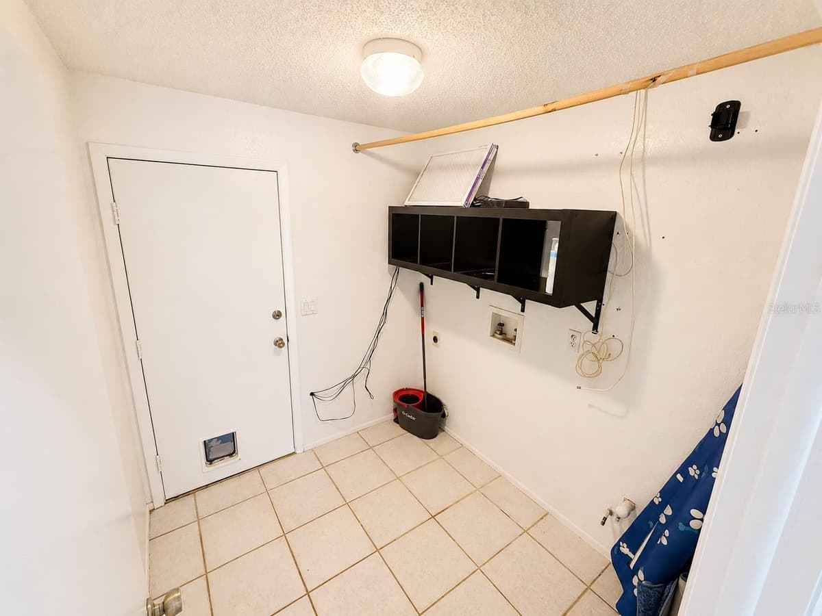 7330 FAIRWOOD AVENUE — photo 14 of 26