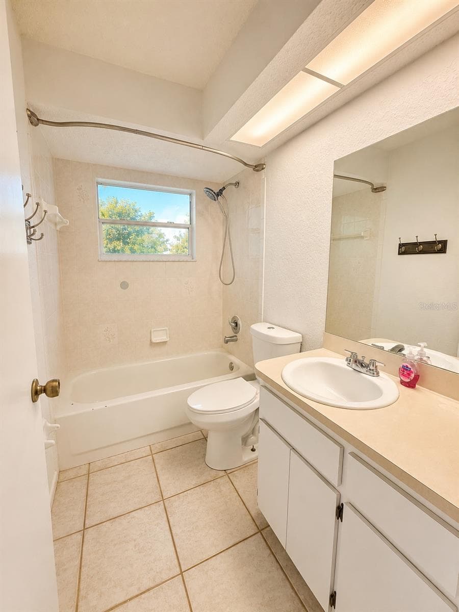 7330 FAIRWOOD AVENUE — photo 19 of 26