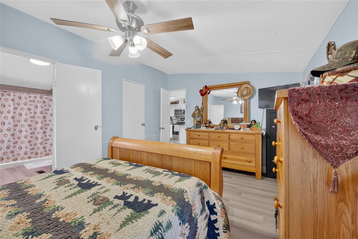 18544 55TH PLACE — photo 14 of 26